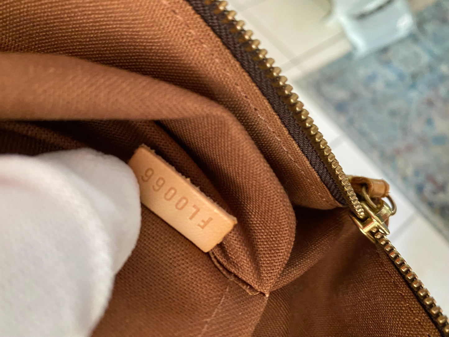 LOUIS VUITTON LOCKIT TOTE HANDBAG MONOGRAM M40102