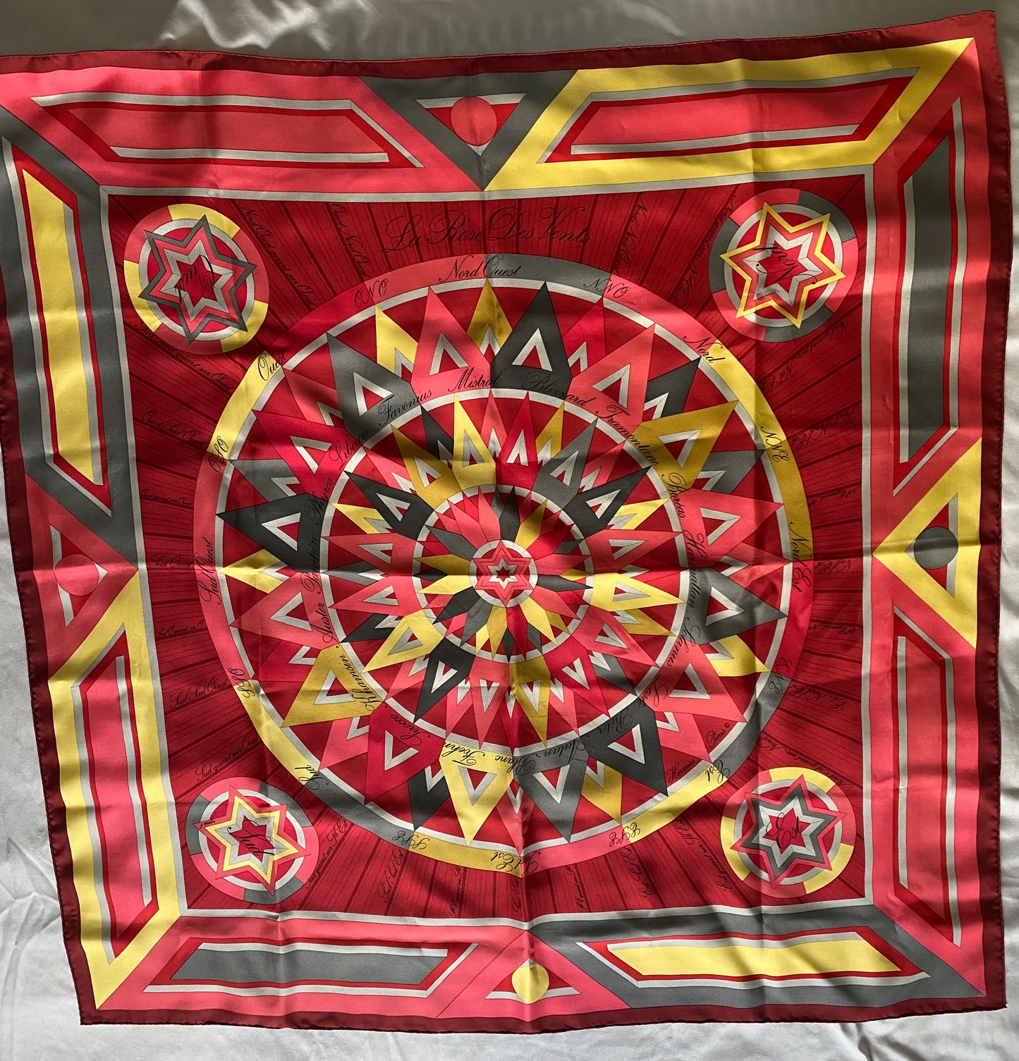 Hermes Le Rose Deo Vents Carre 90 Silk 100% Scarf
