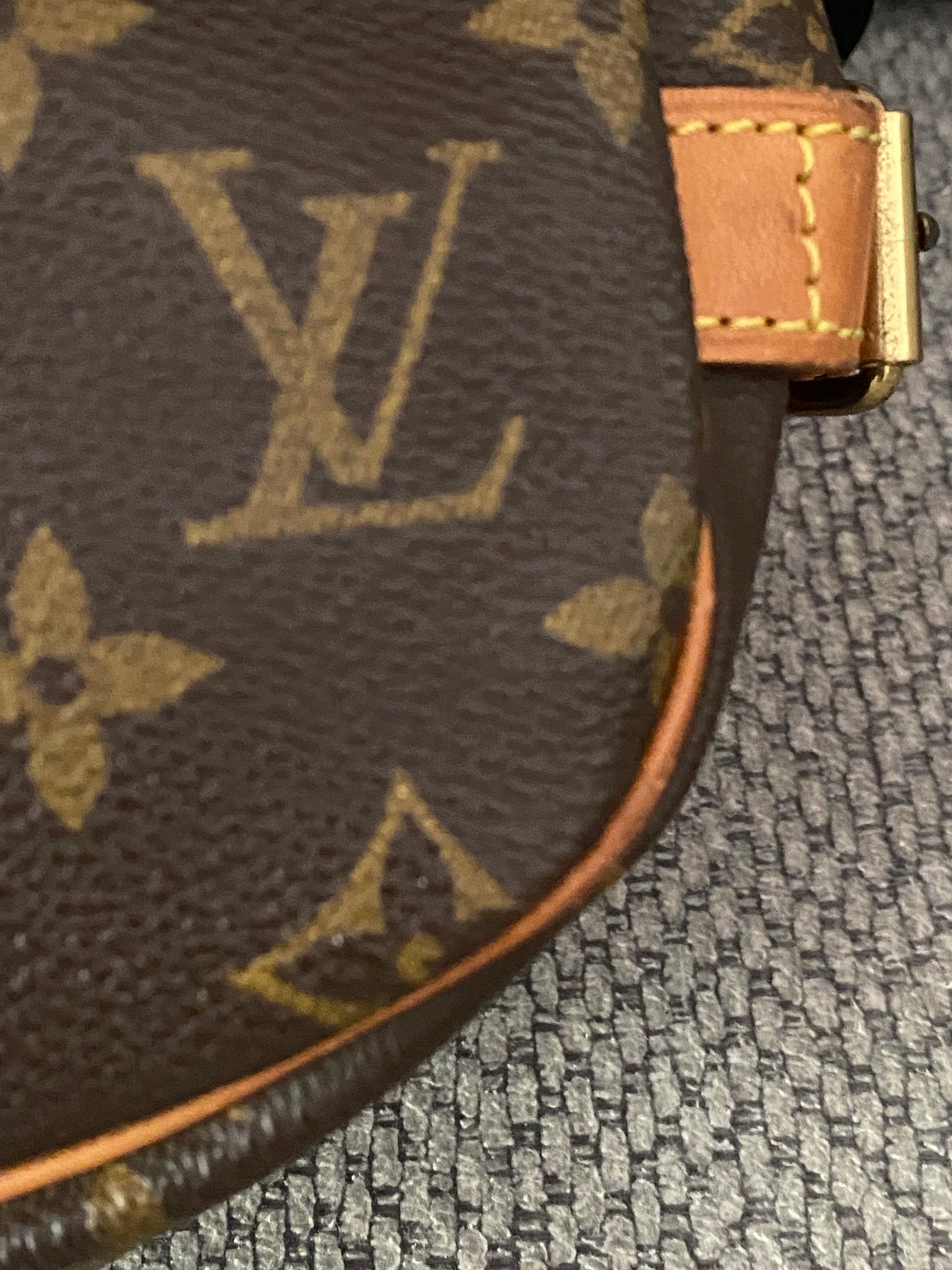 Louis Vuitton Saumur Shoulder Bag 30 Brown Monogram Canvas