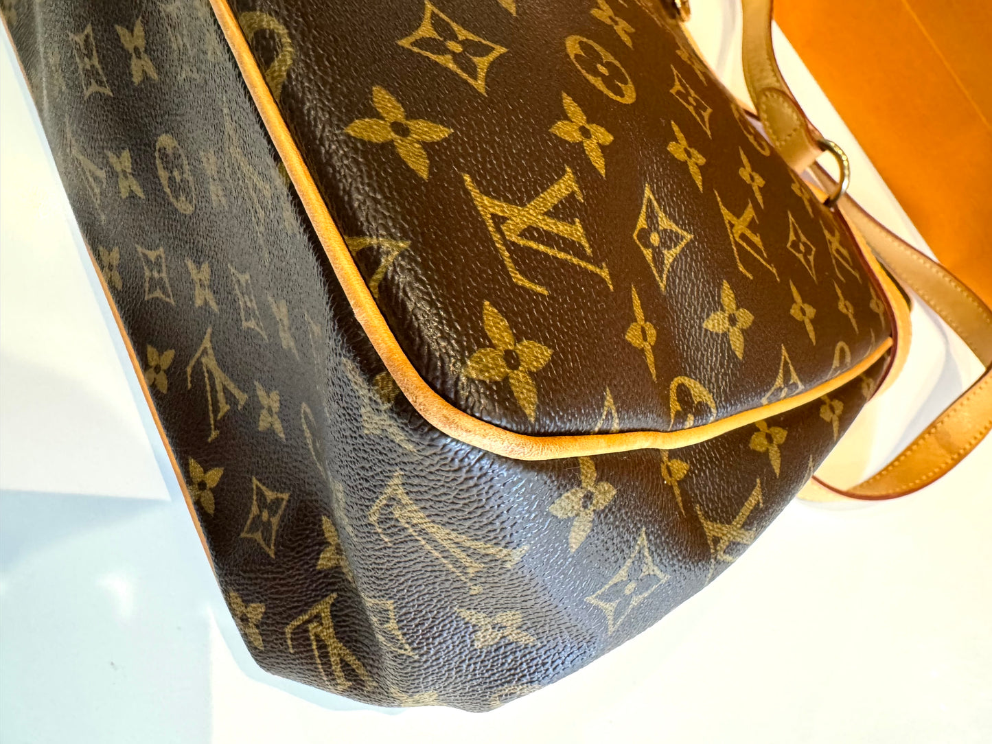 LOUIS VUITTON MONOGRAM BATIGNOLLES VERTICAL HAND TOTE BAG