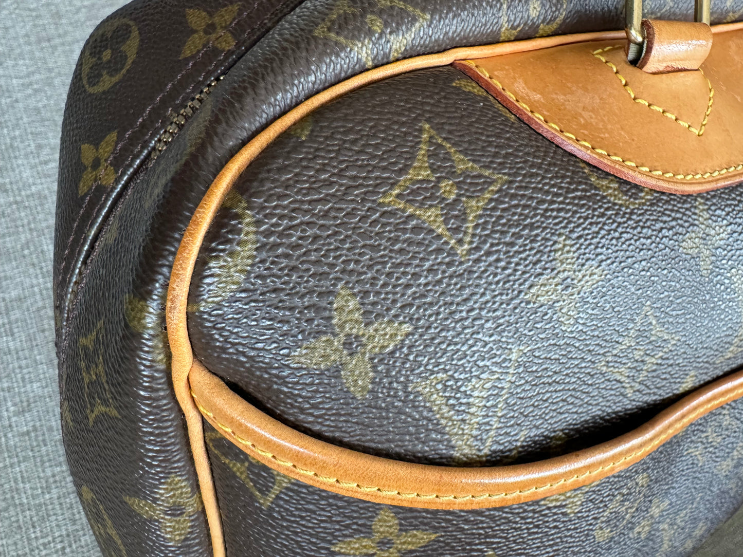 Louis Vuitton Deauville Monogram Hand Bag