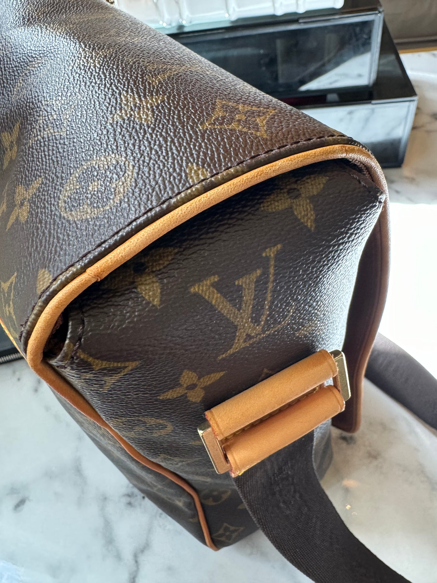 Louis Vuitton Abbesses Brown Monogram Canvas Messenger Bag