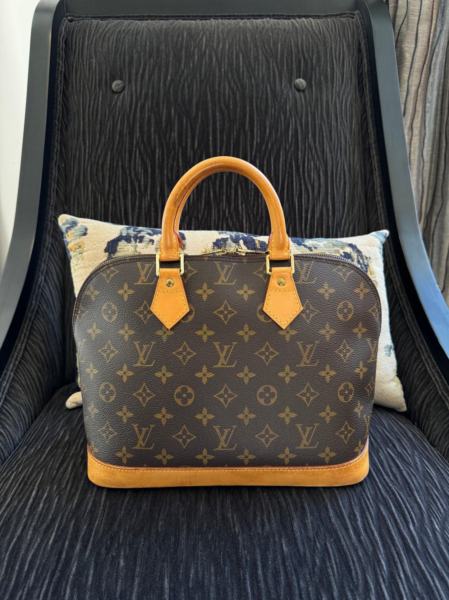Louis Vuitton Alma PM Hand Bag Brown Monogram Canvas