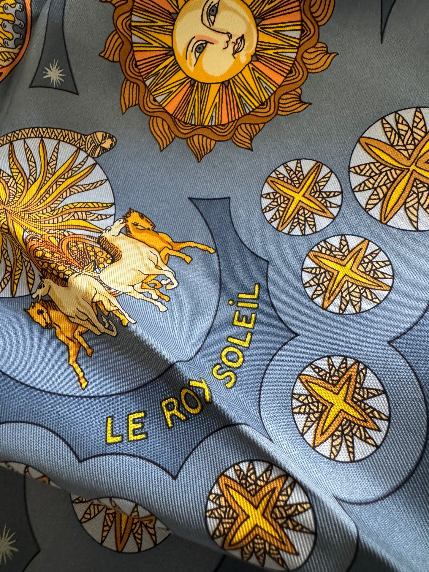 HERMES Le Roy Soleil Carre 90 by Annie Faivre
