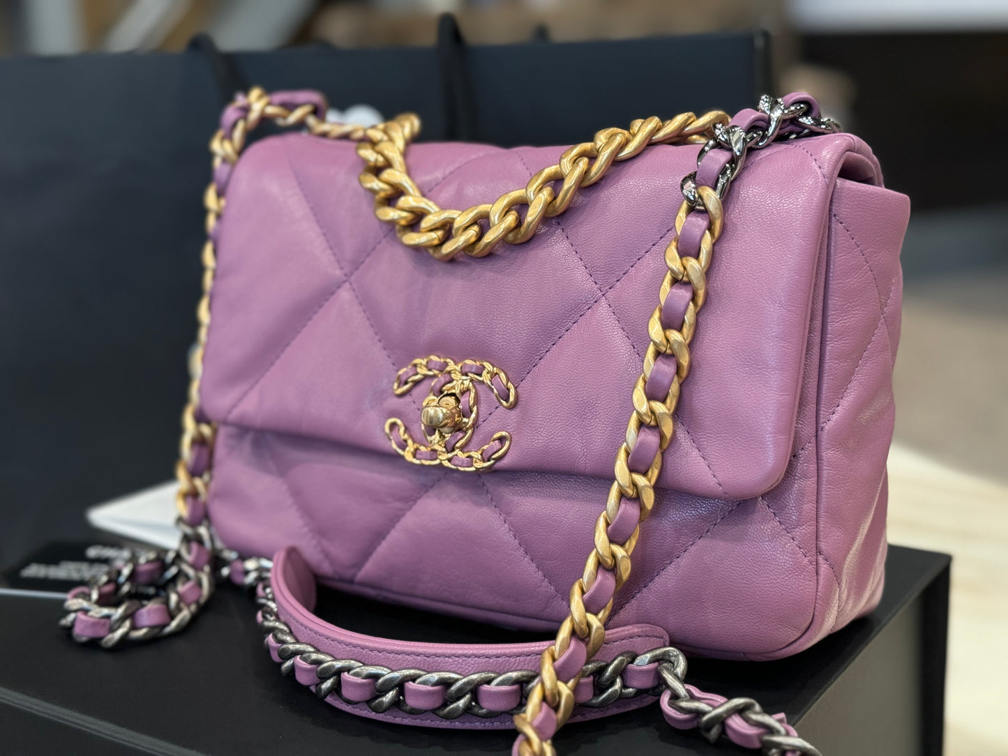 Chanel 19 20B Lavender Mauve Medium Flap Bag 26cm Quilted Lambskin Ruthenium