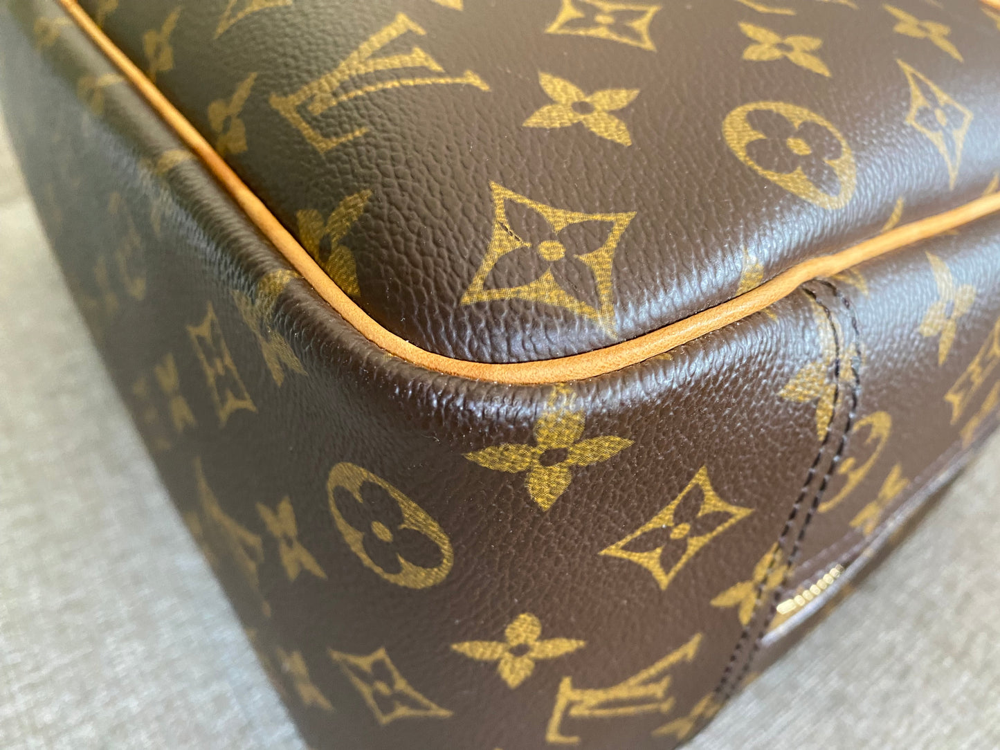 Louis Vuitton Deauville Brown Monogram Travel Everyday Handbag