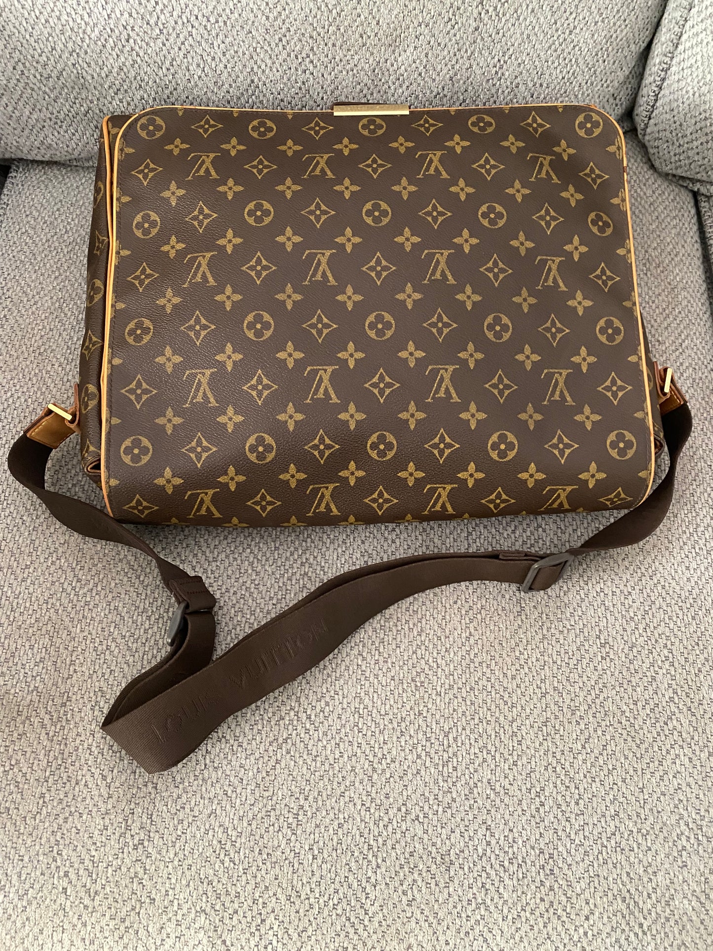 Louis Vuitton Abbesses Messenger Laptop Bag Brown Monogram Canvas