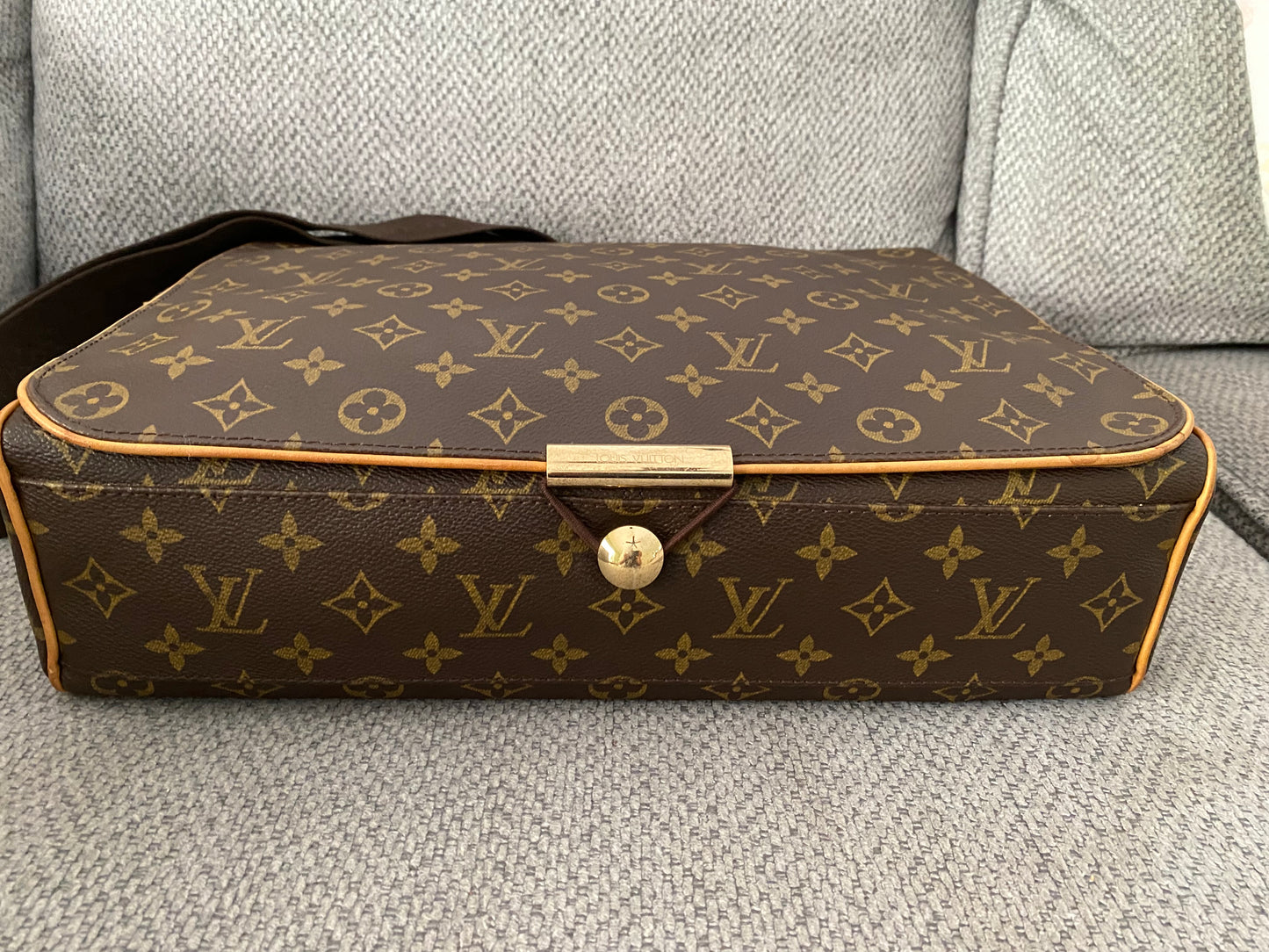 Louis Vuitton Abbesses Messenger Laptop Bag Brown Monogram Canvas