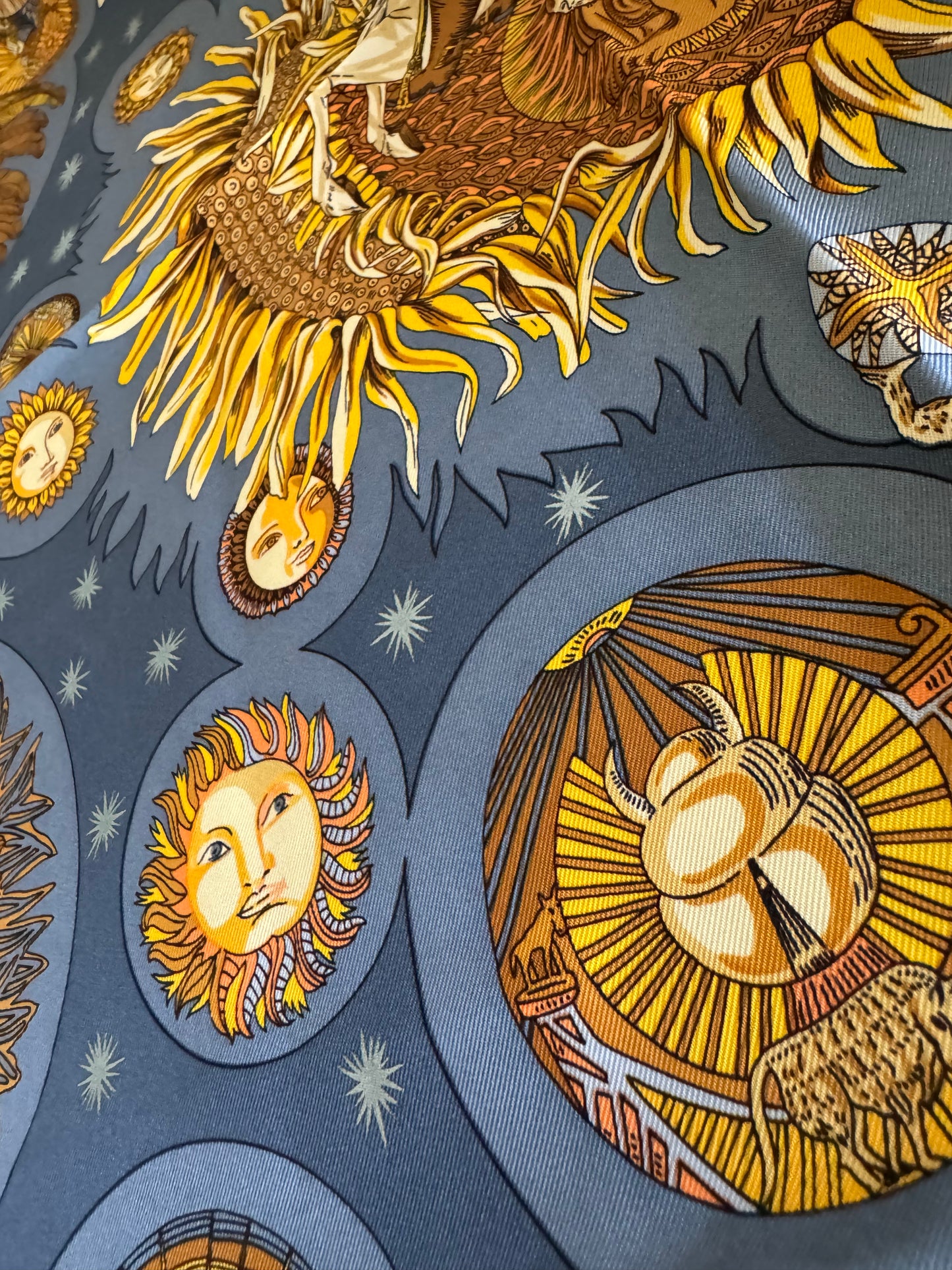 HERMES Le Roy Soleil Carre 90 by Annie Faivre