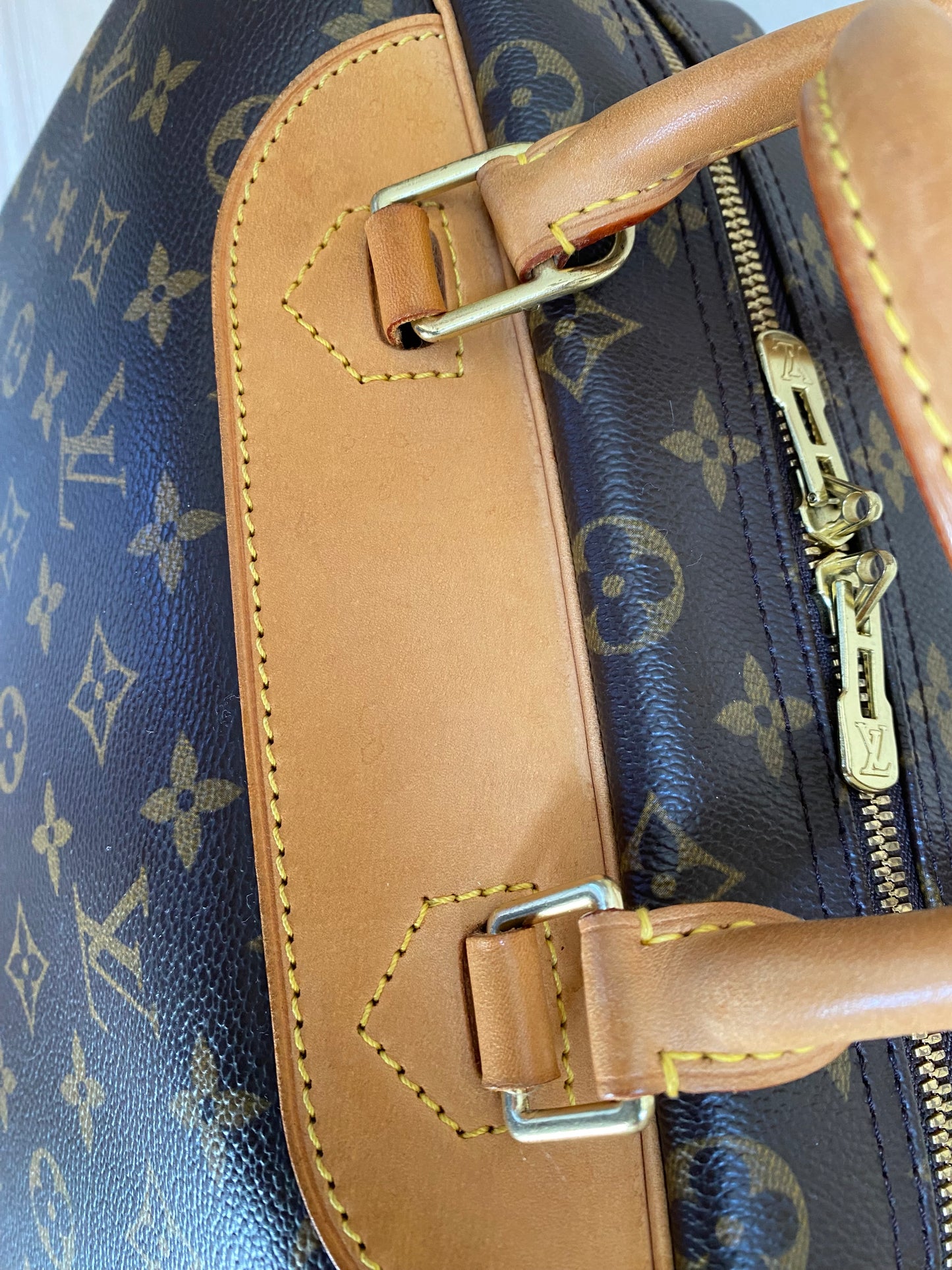 Louis Vuitton Deauville Brown Monogram Travel Everyday Handbag