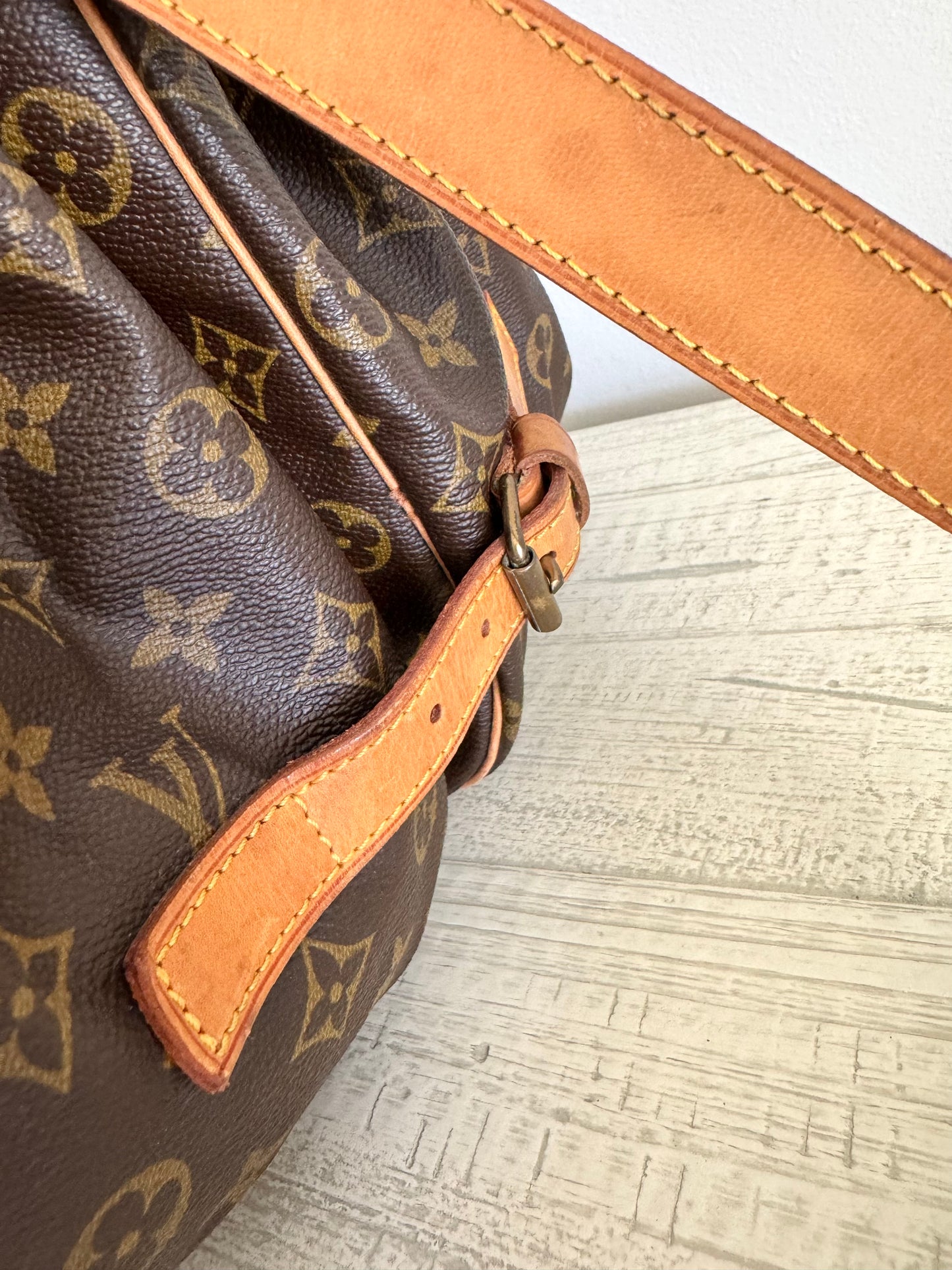 Louis Vuitton Saumur 35 Crossbody Saddle Bag