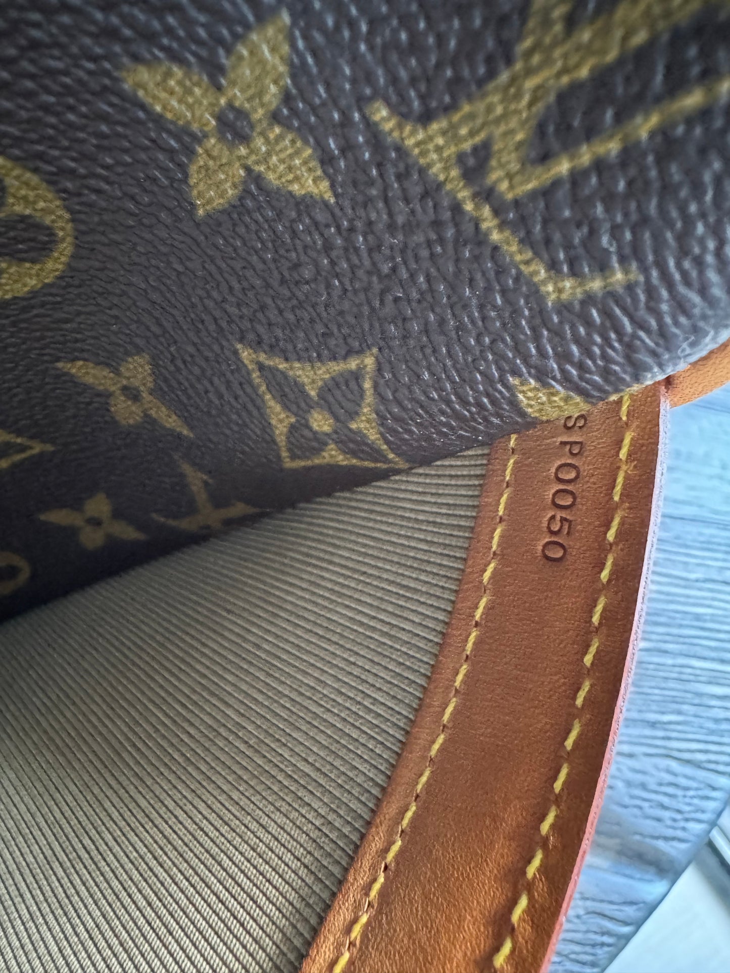 Louis Vuitton Reporter GM Monogram Canvas Crossbody Messenger Travel Bag