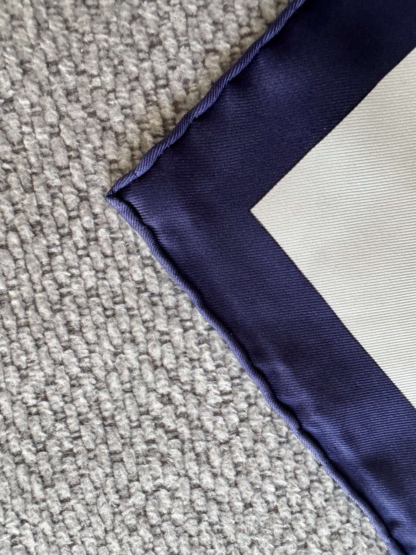 HERMÈS Kosmima Carre 90 Scarf by Julia Abadie 100% Silk