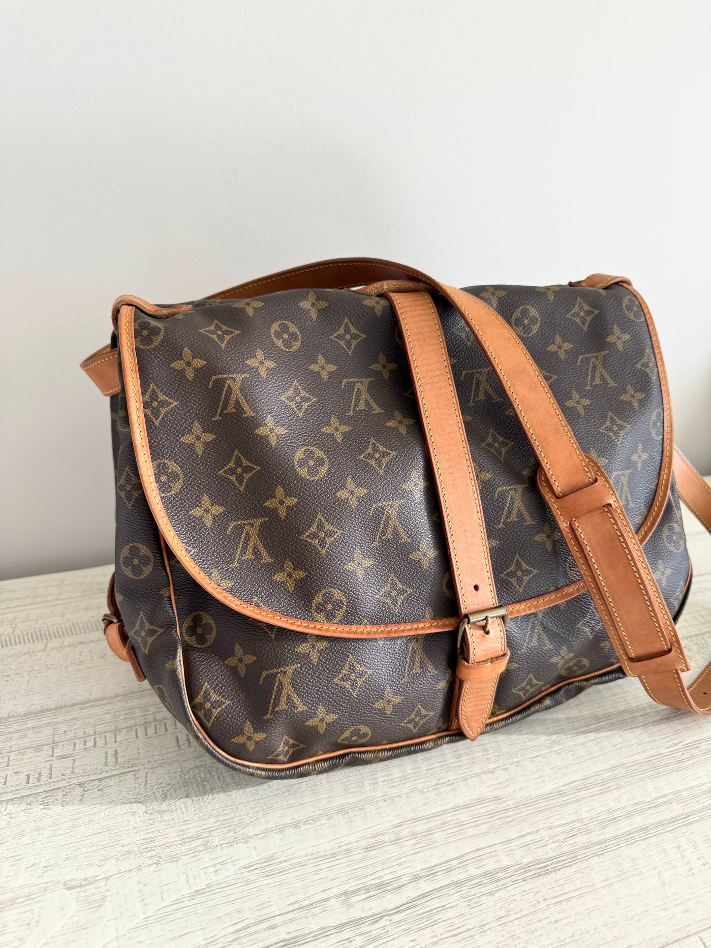 Louis Vuitton Saumur 35 Crossbody Saddle Bag