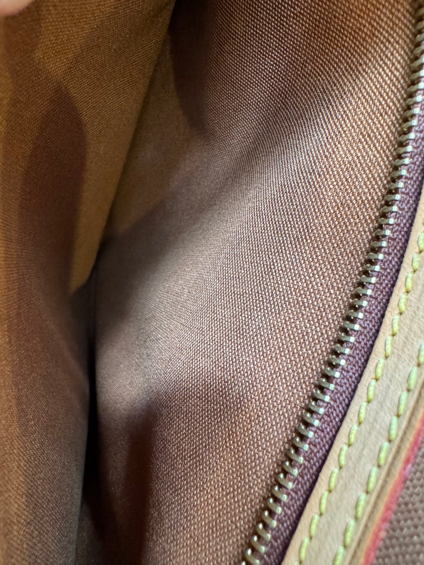 Louis Vuitton Abbesses Brown Monogram Canvas Messenger Bag