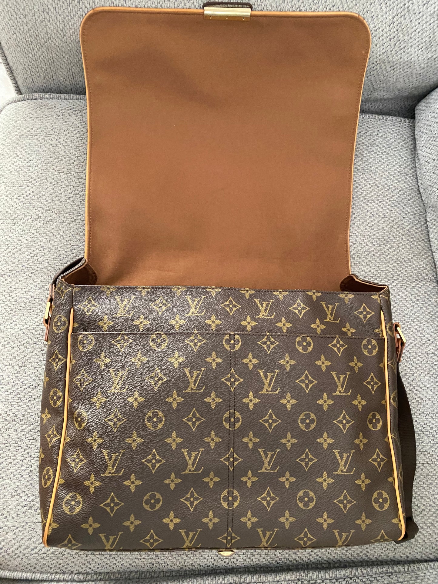 Louis Vuitton Abbesses Messenger Laptop Bag Brown Monogram Canvas
