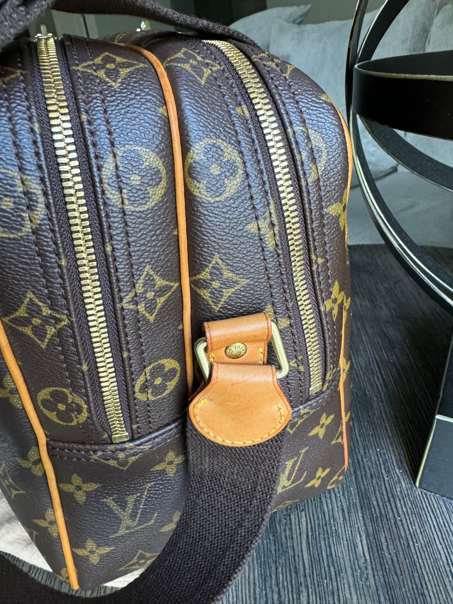 Louis Vuitton Reporter GM Monogram Canvas Crossbody Messenger Travel Bag