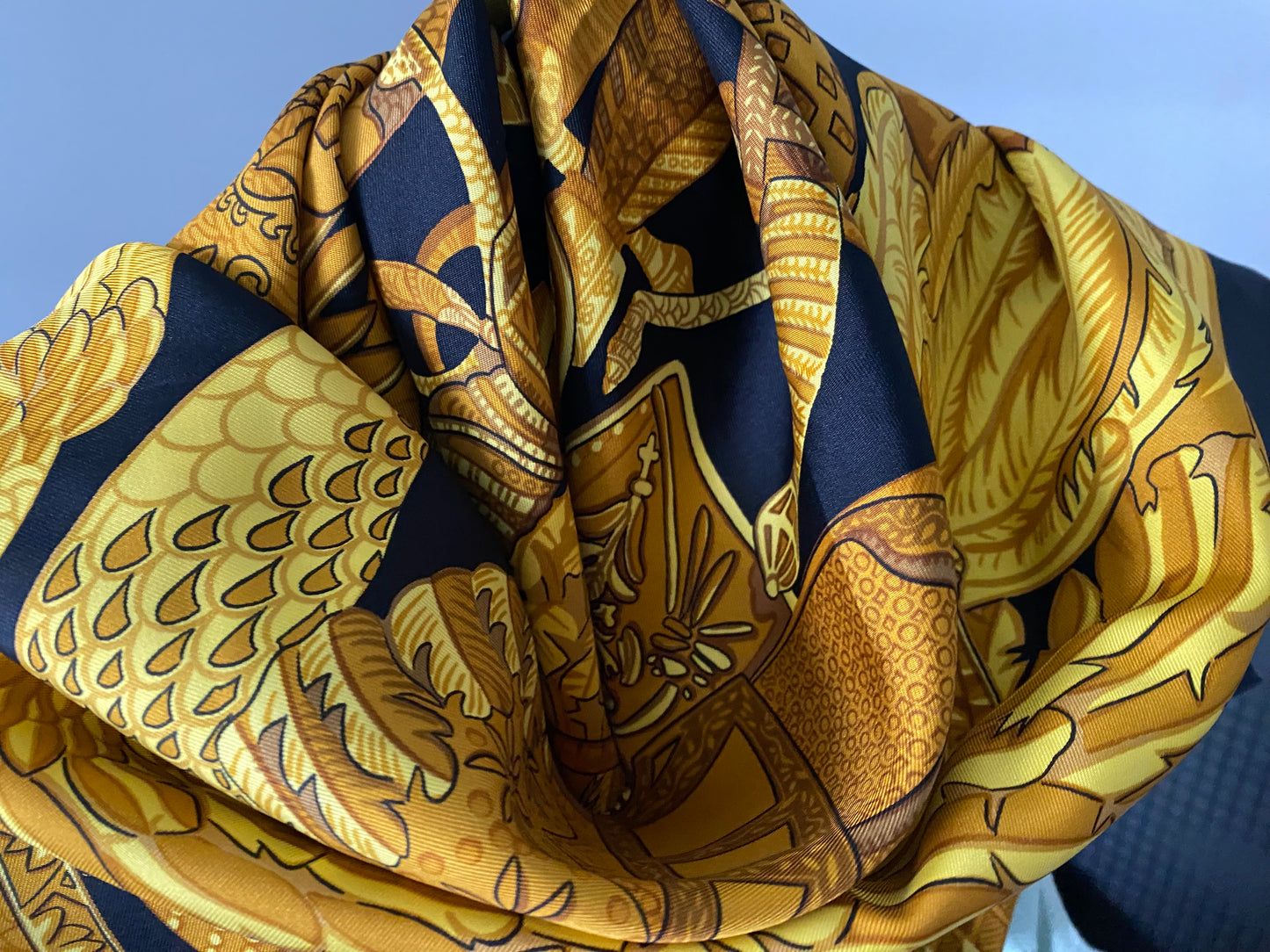 Authentic HERMES Scarf "ARMETS en PANACHE" 100% Silk Black Gold Mint