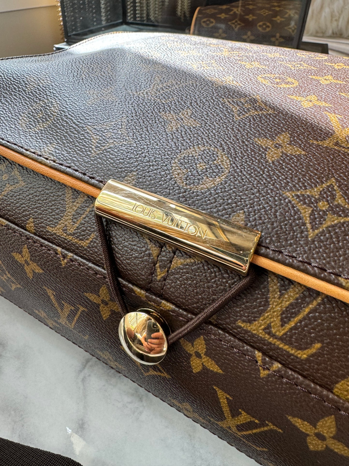 Louis Vuitton Abbesses Brown Monogram Canvas Messenger Bag