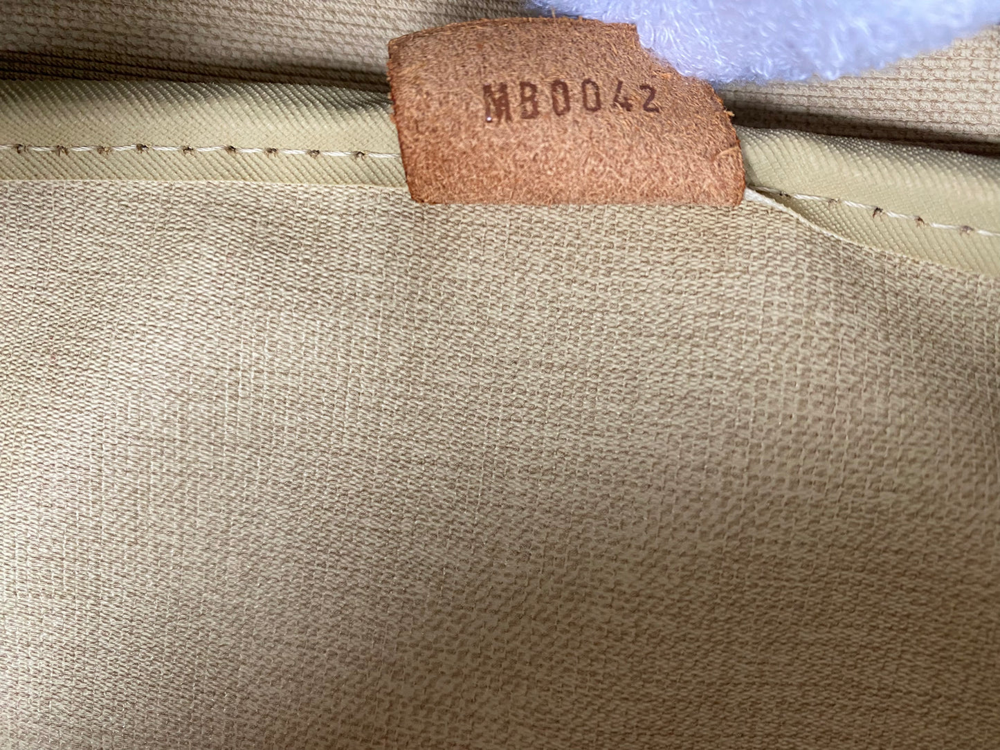 Louis Vuitton Monogram Deauville Hand Bag