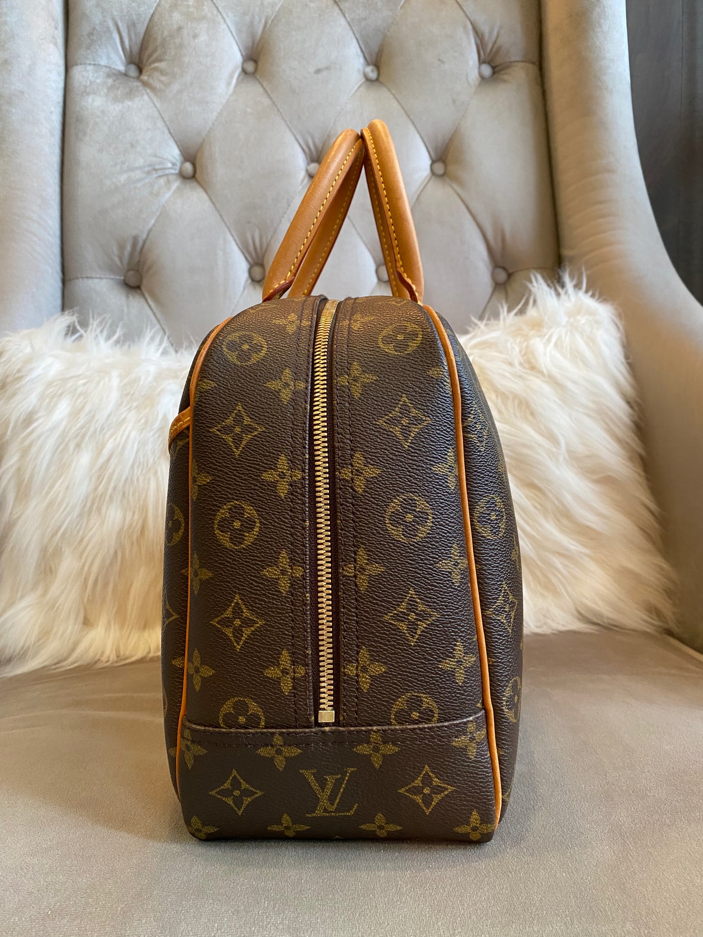 Louis Vuitton Monogram Deauville Hand Bag