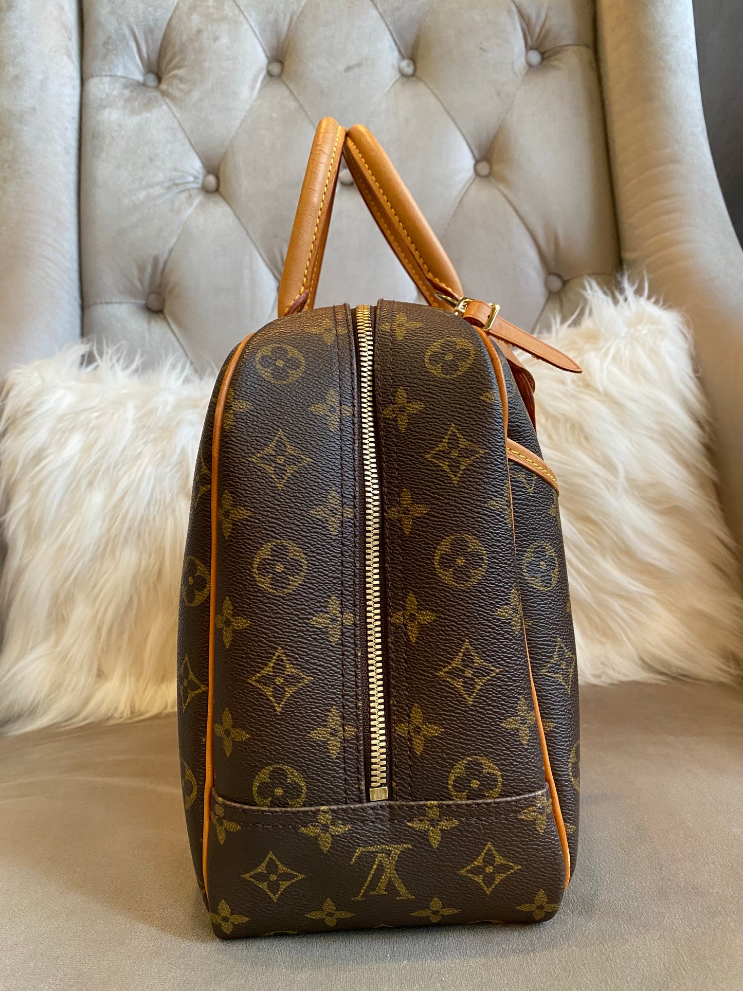 Louis Vuitton Monogram Deauville Hand Bag