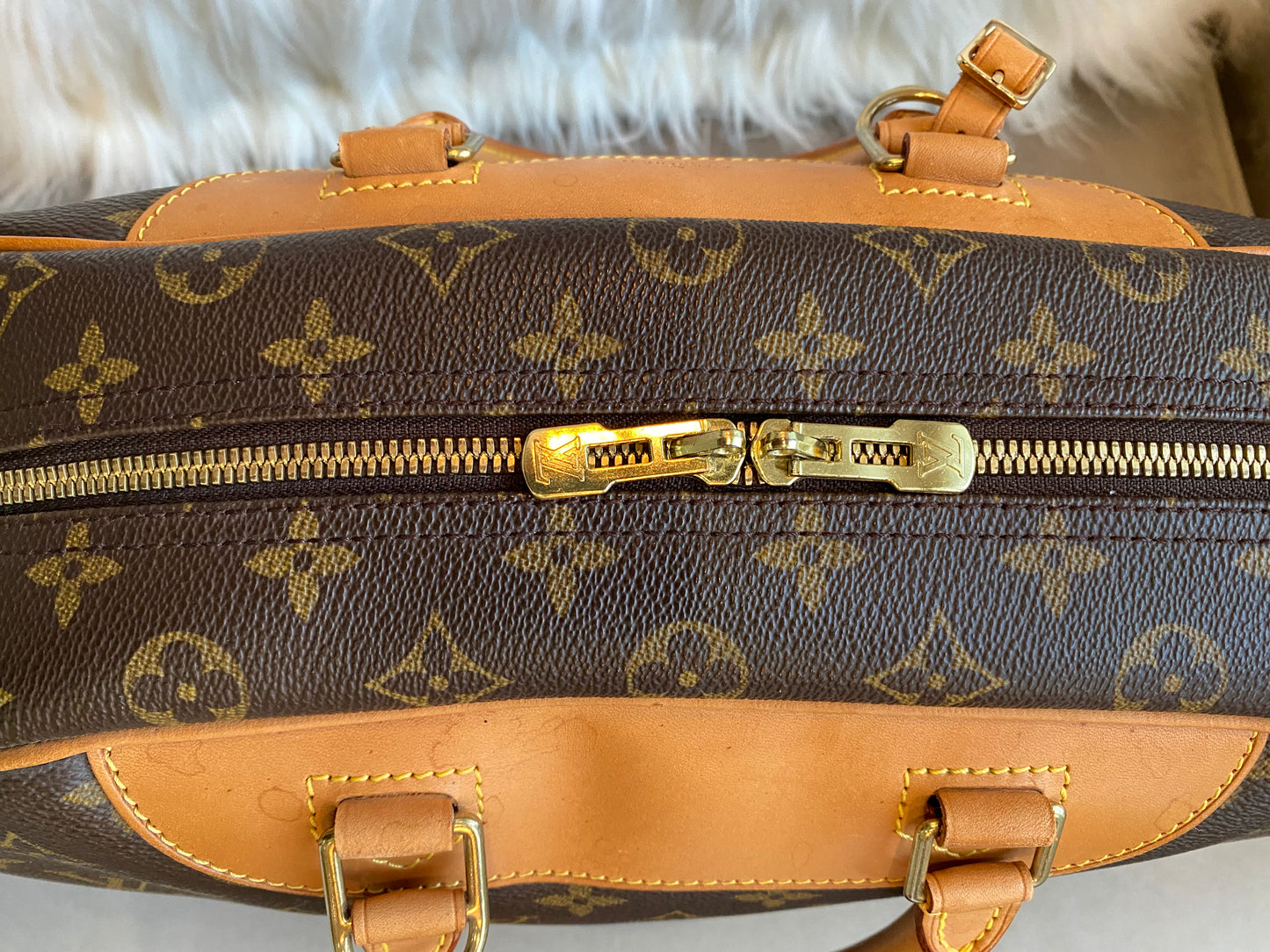 Louis Vuitton Monogram Deauville Hand Bag