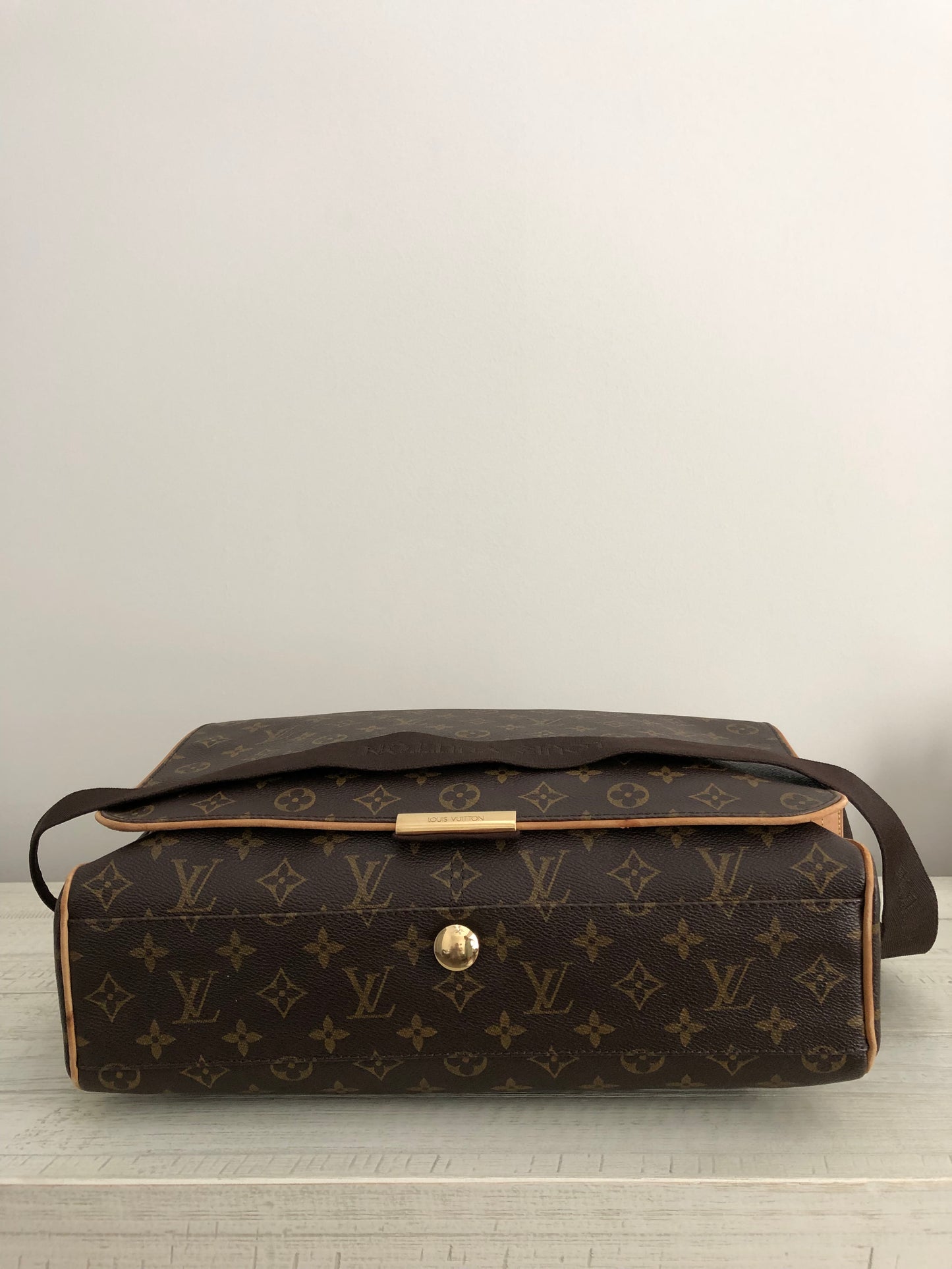 Louis Vuitton Abbesses Crossbody Messenger Bag Brown Canvas