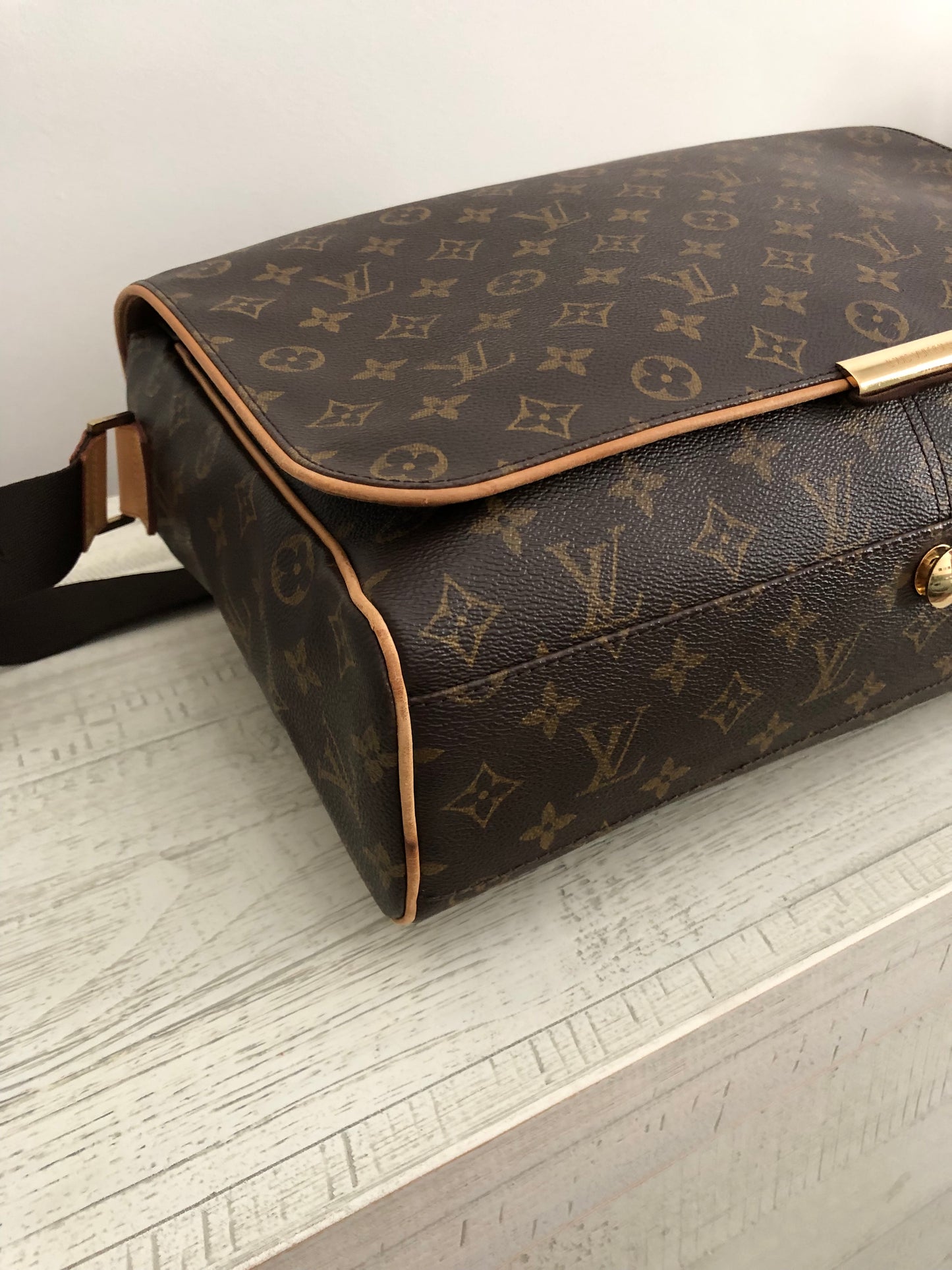 Louis Vuitton Abbesses Crossbody Messenger Bag Brown Canvas
