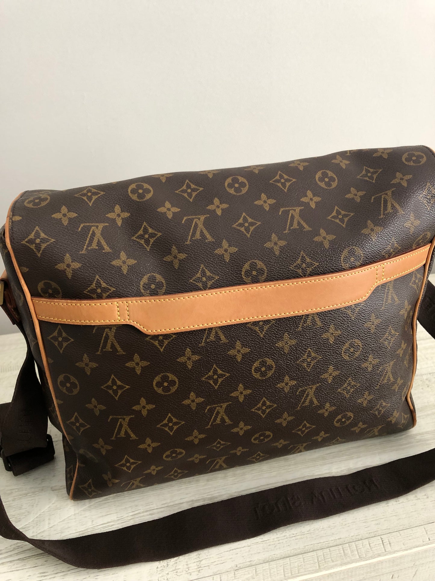 Louis Vuitton Abbesses Crossbody Messenger Bag Brown Canvas