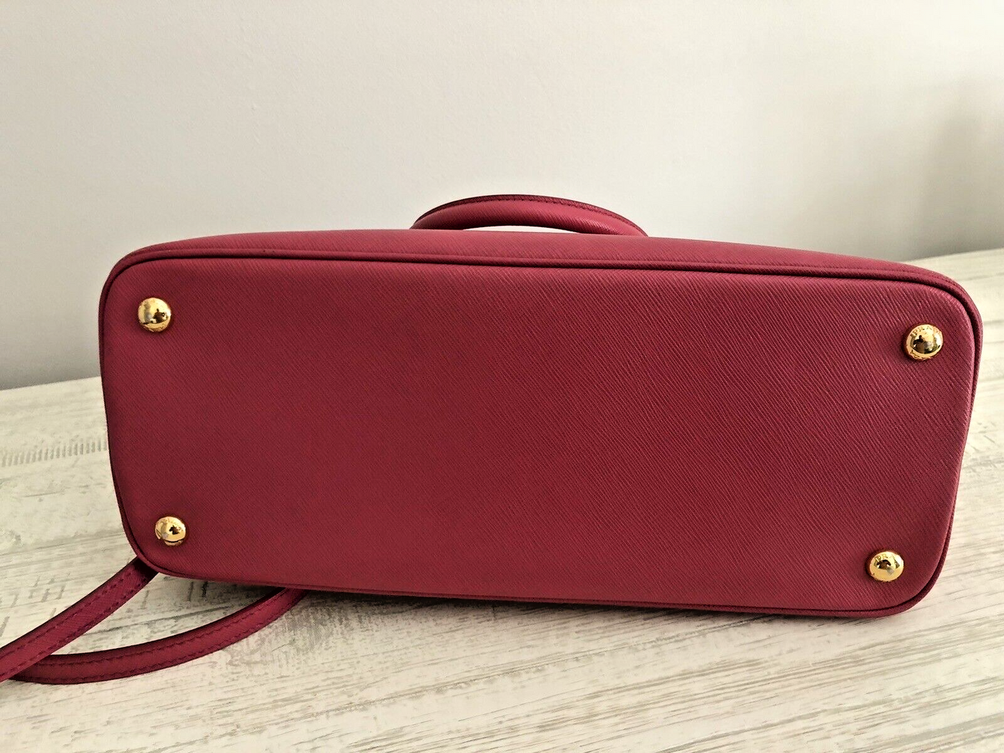 $2600 MRP Prada Promenade Medium Saffiano Lux