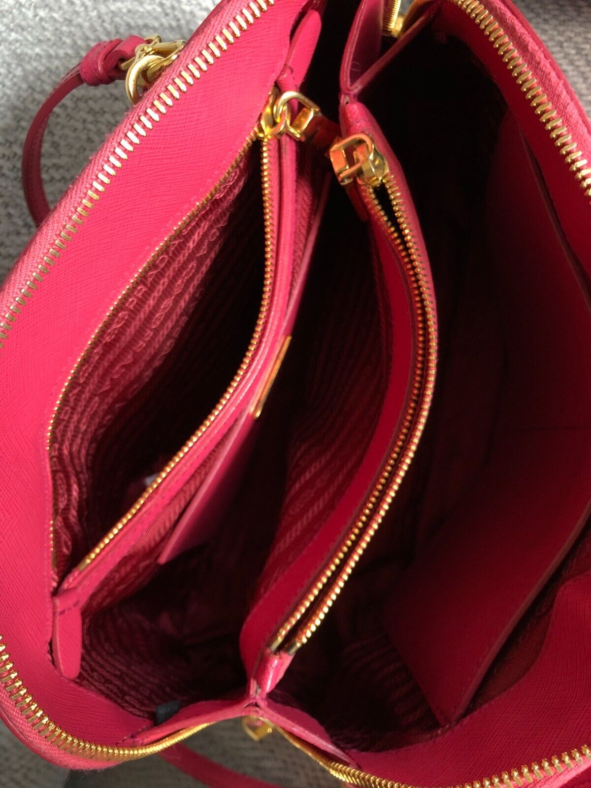 $2600 MRP Prada Promenade Medium Saffiano Lux