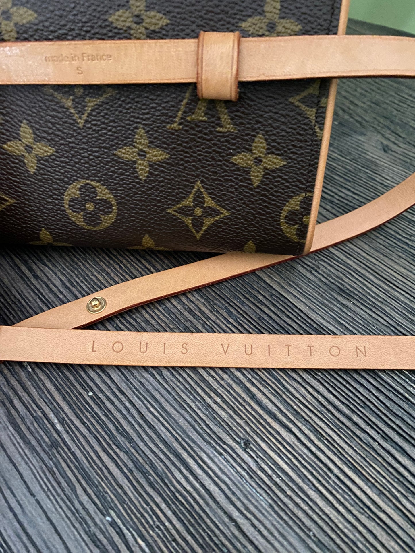 Louis Vuitton Pochette Florentine Pouch S Brown Leather