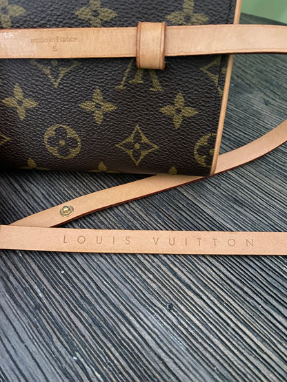 Louis Vuitton Pochette Florentine Pouch S Brown Leather