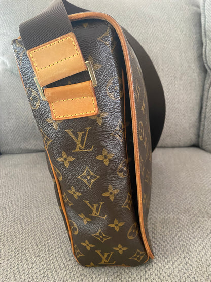 Louis Vuitton Abbesses Messenger Laptop Bag Brown Monogram Canvas