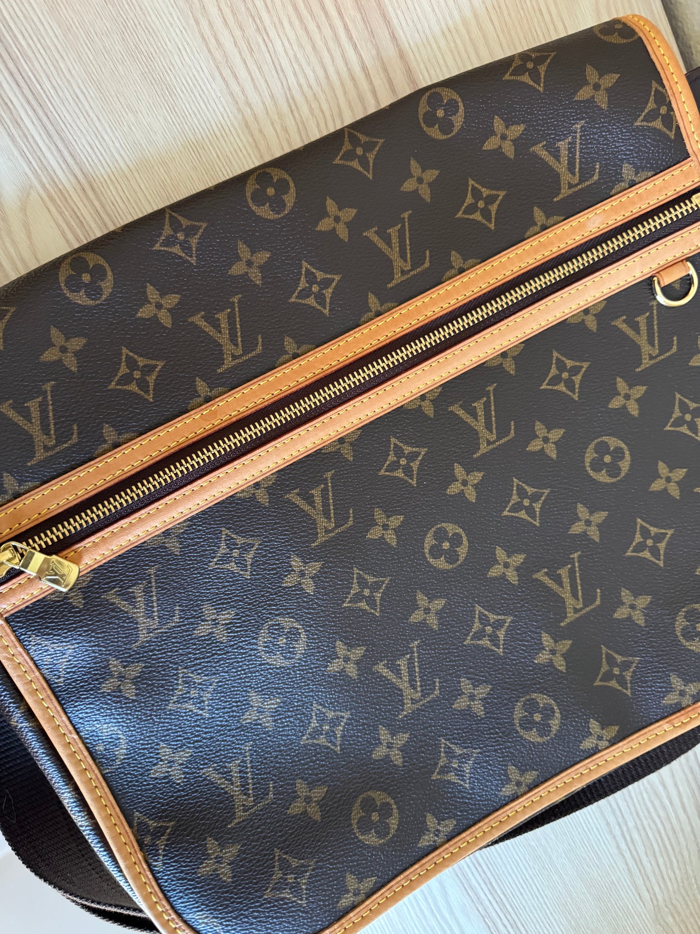 Louis Vuitton Bosphore GM Crossbody Messenger Bag Brown Monogram fits Apple 13” Laptop