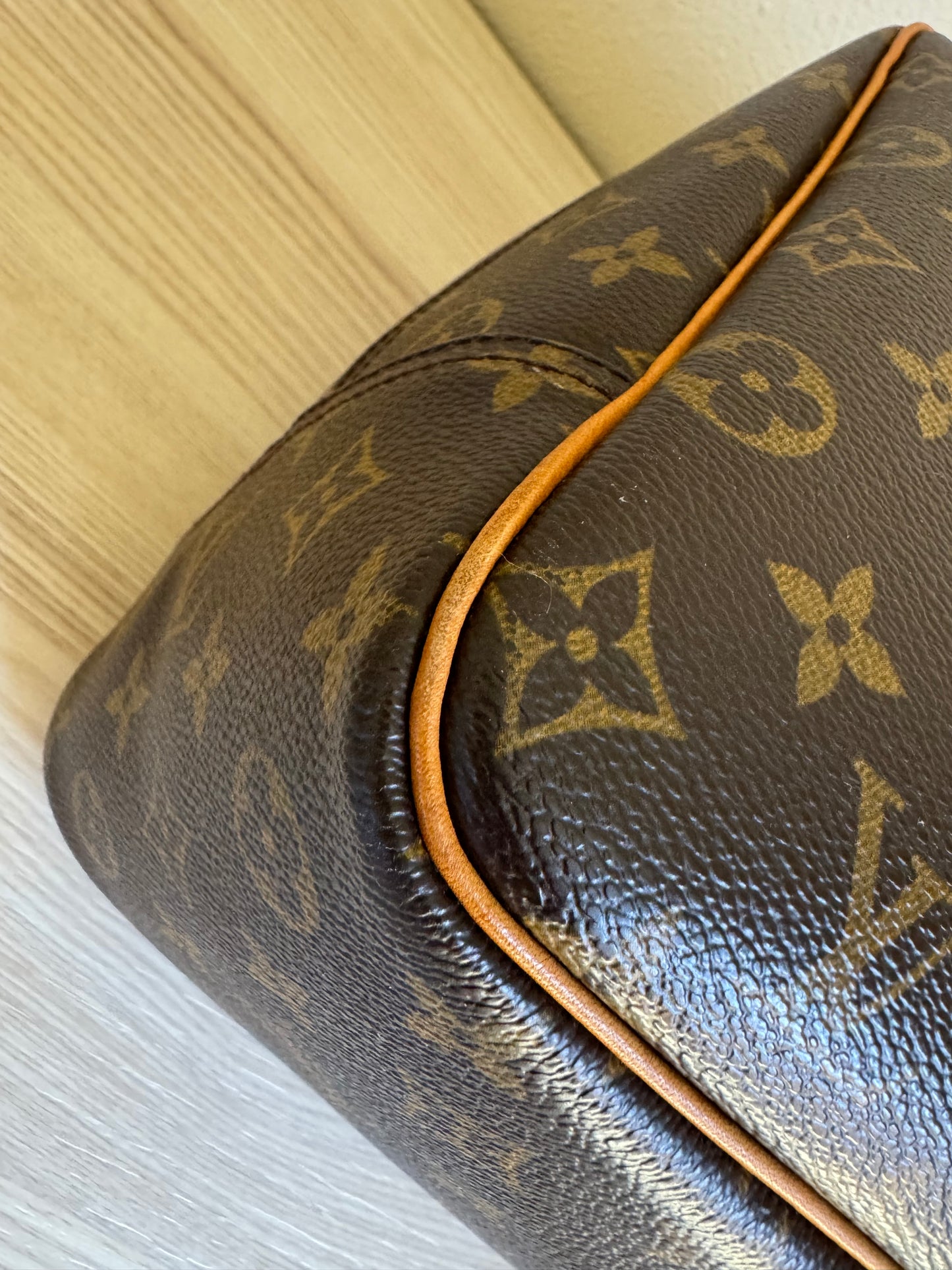 LOUIS VUITTON Monogram Deauville Hand Bag