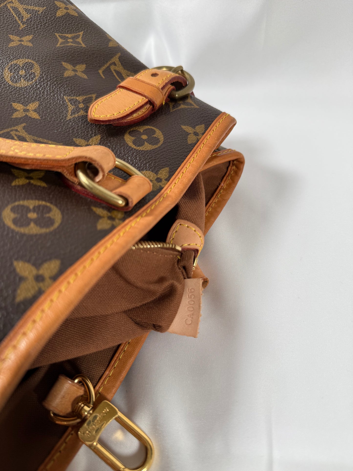 Louis Vuitton Batignolles Horizontal Monogram Shoulder Bag