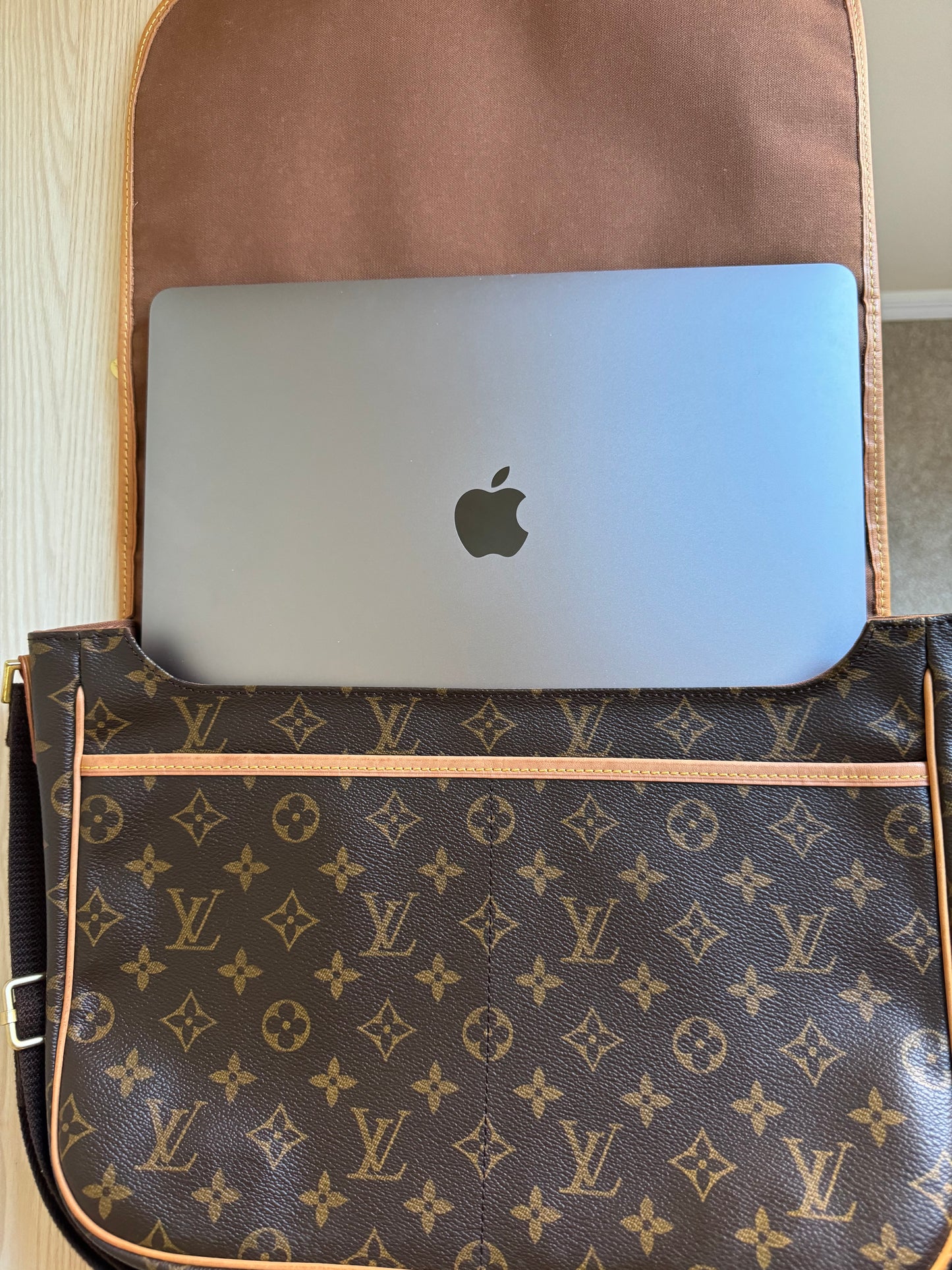 Louis Vuitton Bosphore GM Crossbody Messenger Bag Brown Monogram fits Apple 13” Laptop