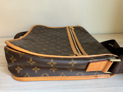 Louis Vuitton Bosphore GM Crossbody Messenger Bag Brown Monogram fits Apple 13” Laptop