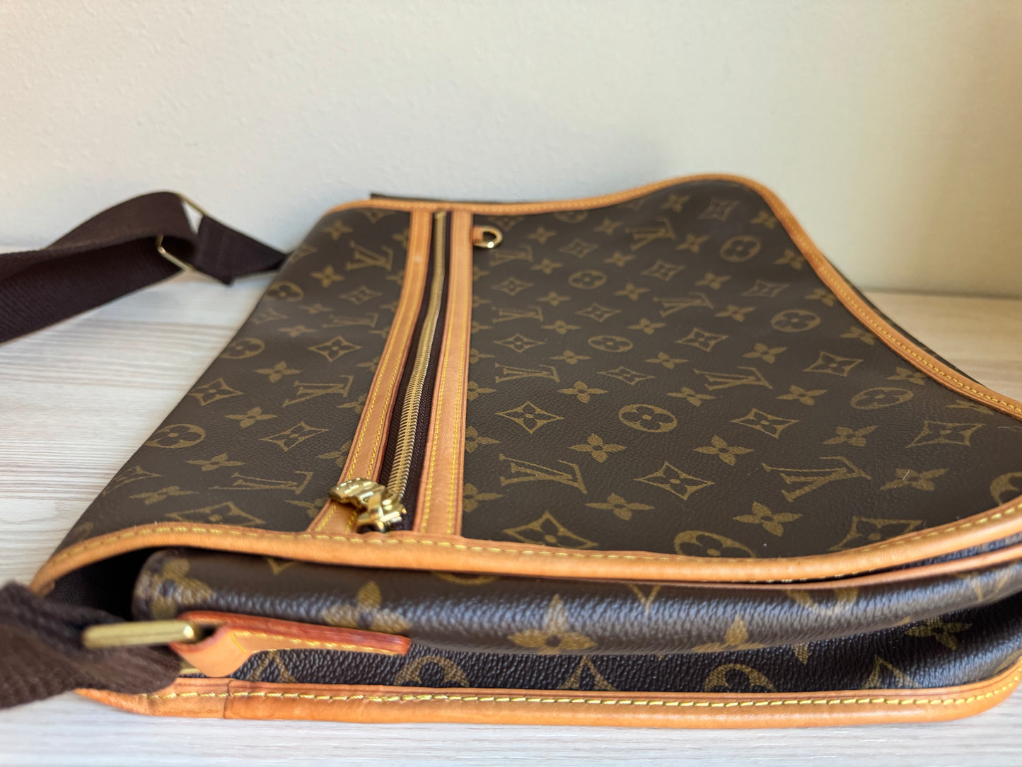 Louis Vuitton Bosphore GM Crossbody Messenger Bag Brown Monogram fits Apple 13” Laptop