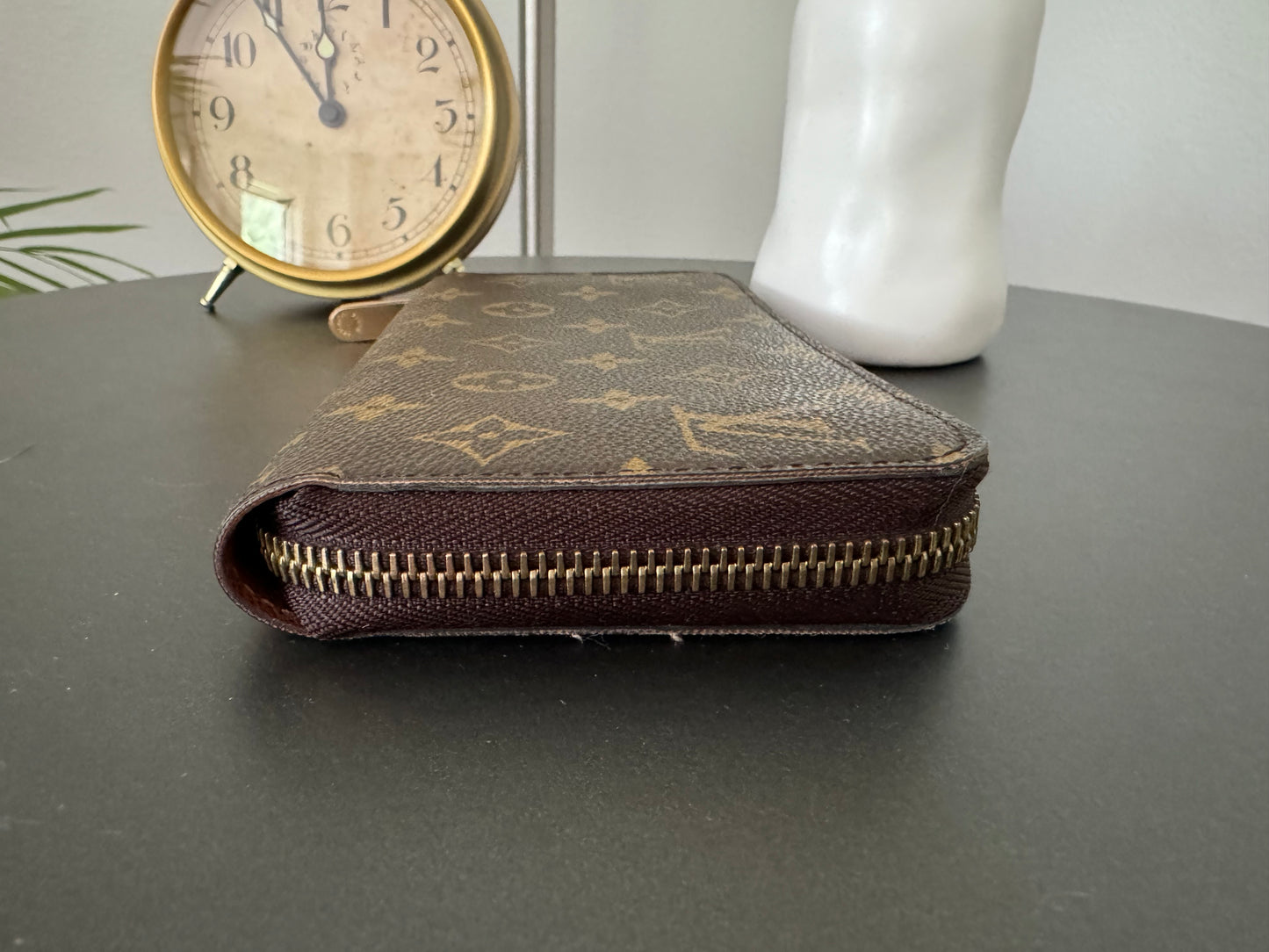 Louis Vuitton Monogram Zippy Wallet Round Purse