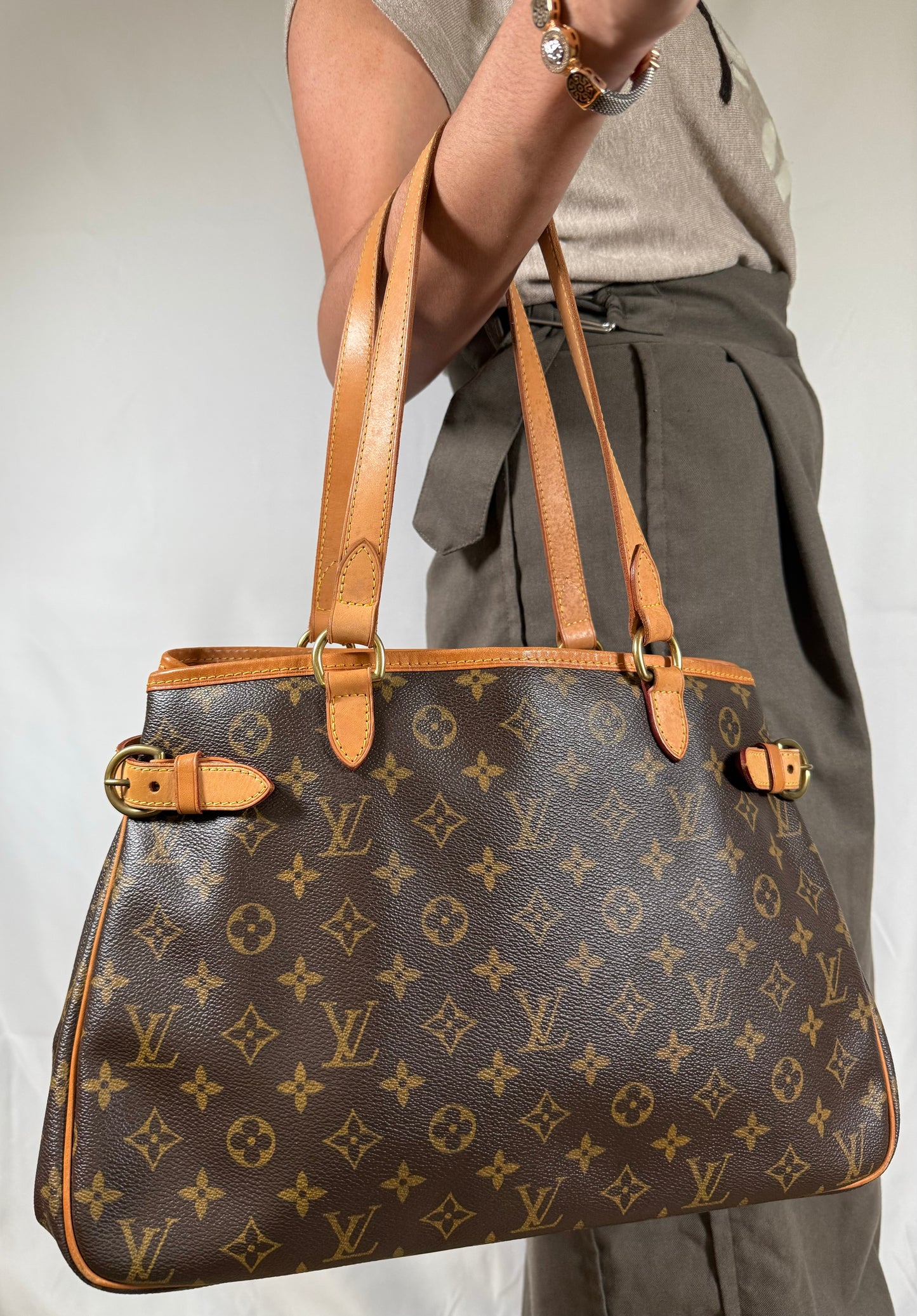 Louis Vuitton Batignolles Horizontal Monogram Shoulder Bag