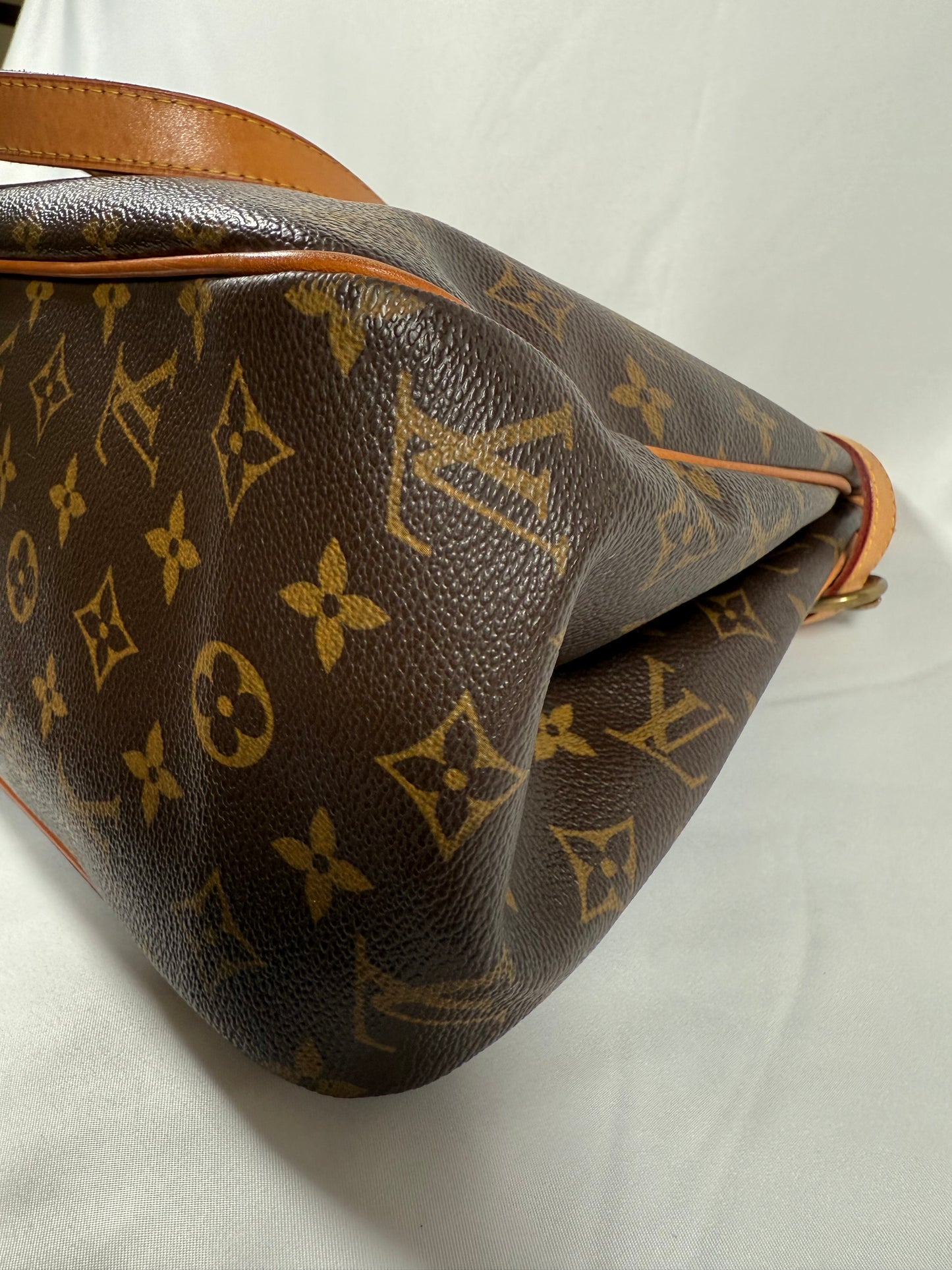 Louis Vuitton Batignolles Horizontal Monogram Shoulder Bag