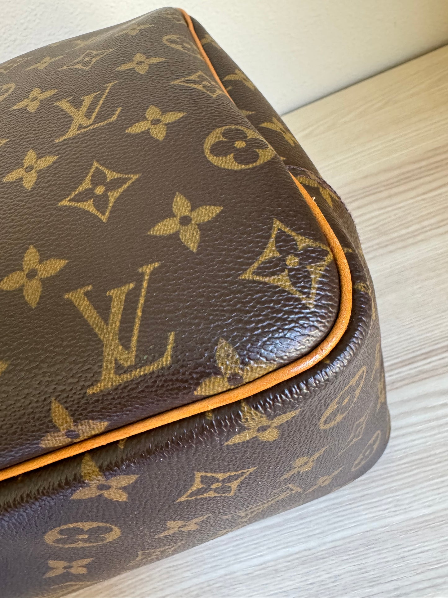 LOUIS VUITTON Monogram Deauville Hand Bag