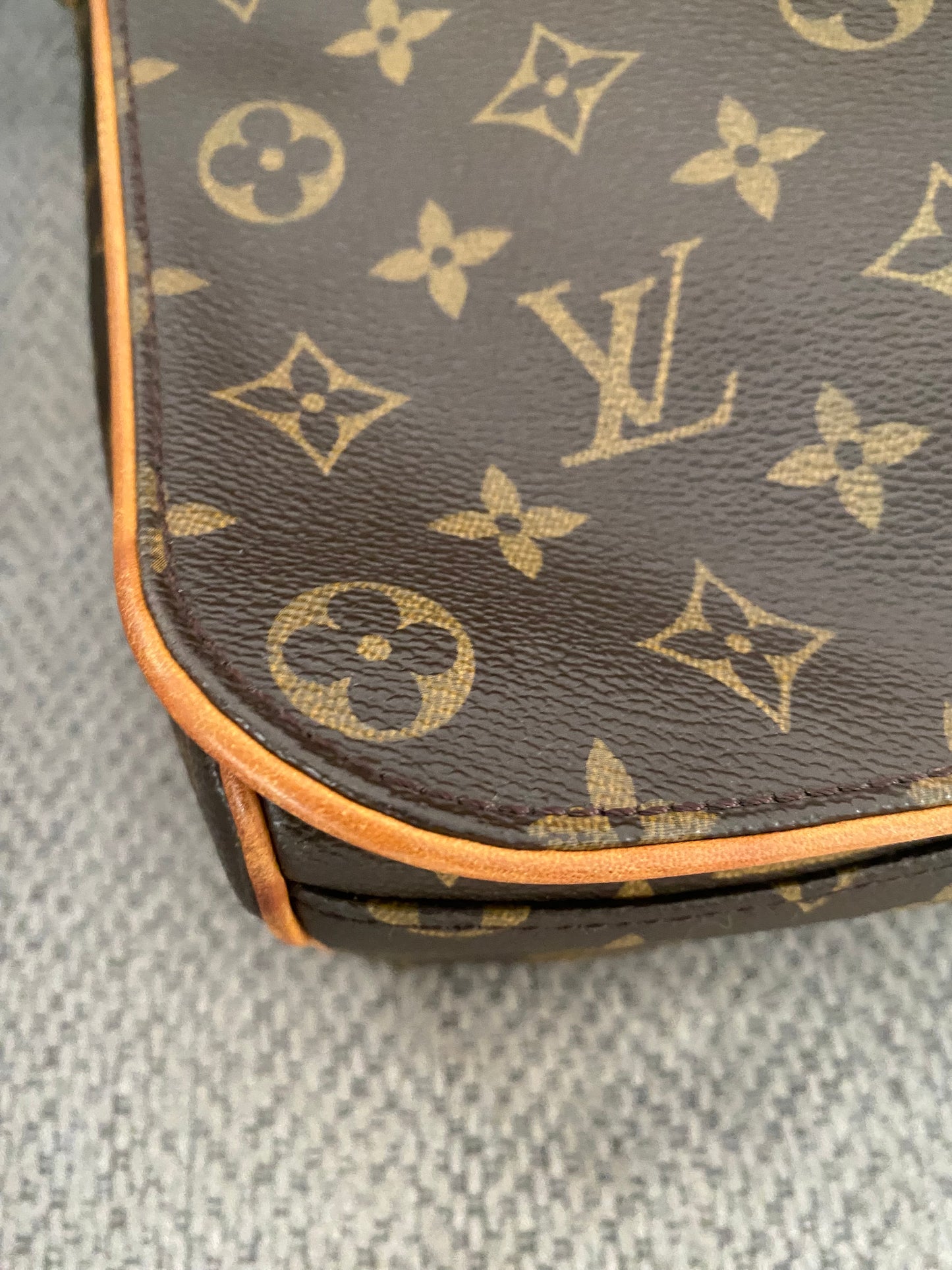 Louis Vuitton Abbesses Messenger Laptop Bag Brown Monogram Canvas