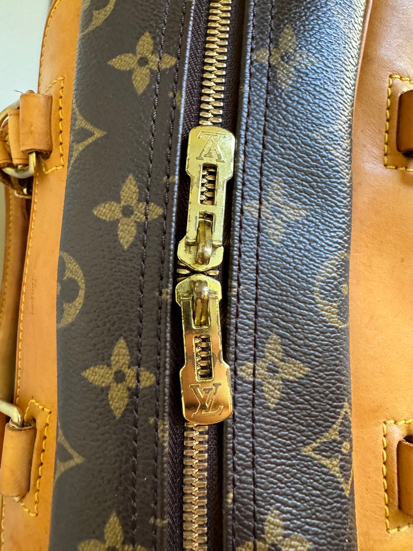 LOUIS VUITTON Monogram Deauville Hand Bag