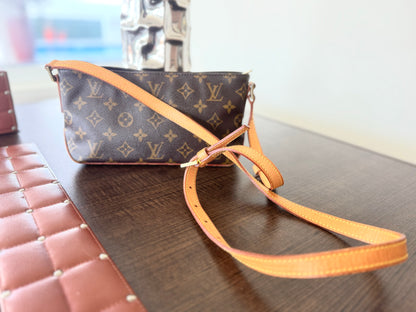 Louis Vuitton Trotteur Crossbody Bag Brown Monogram Canvas