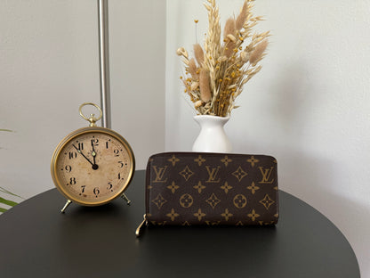 Louis Vuitton Monogram Zippy Wallet Round Purse