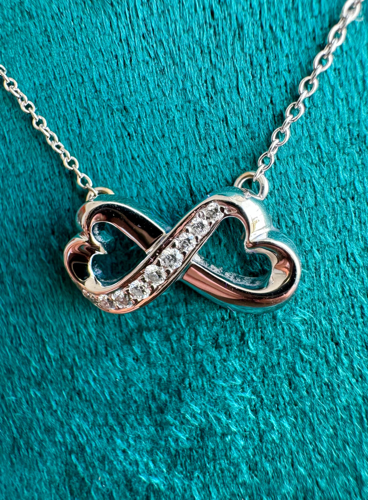 Tiffany & Co Paloma Picasso Double Loving Heart Infinity Necklace 18K White Gold 16.8”